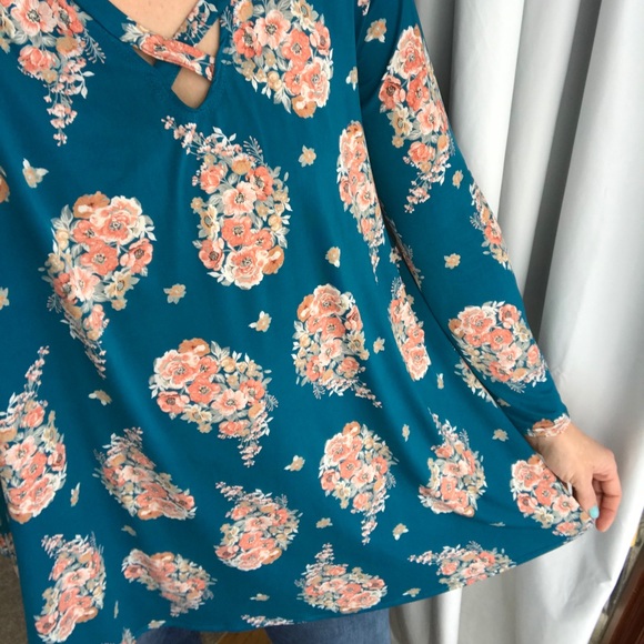 Floral Swing Top - Picture 3 of 5